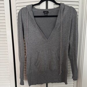 Rue21 Gray V-Neck Women's Sweater